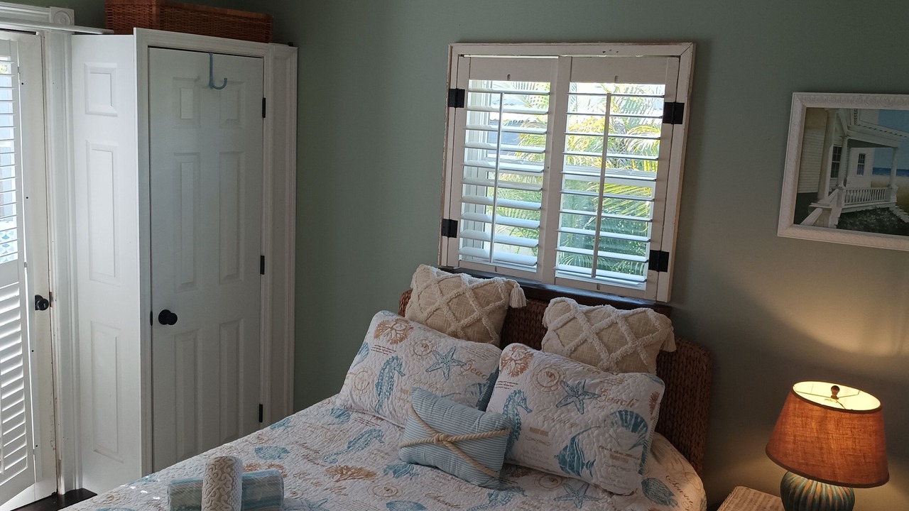 Photo of Bedroom in Naples Park