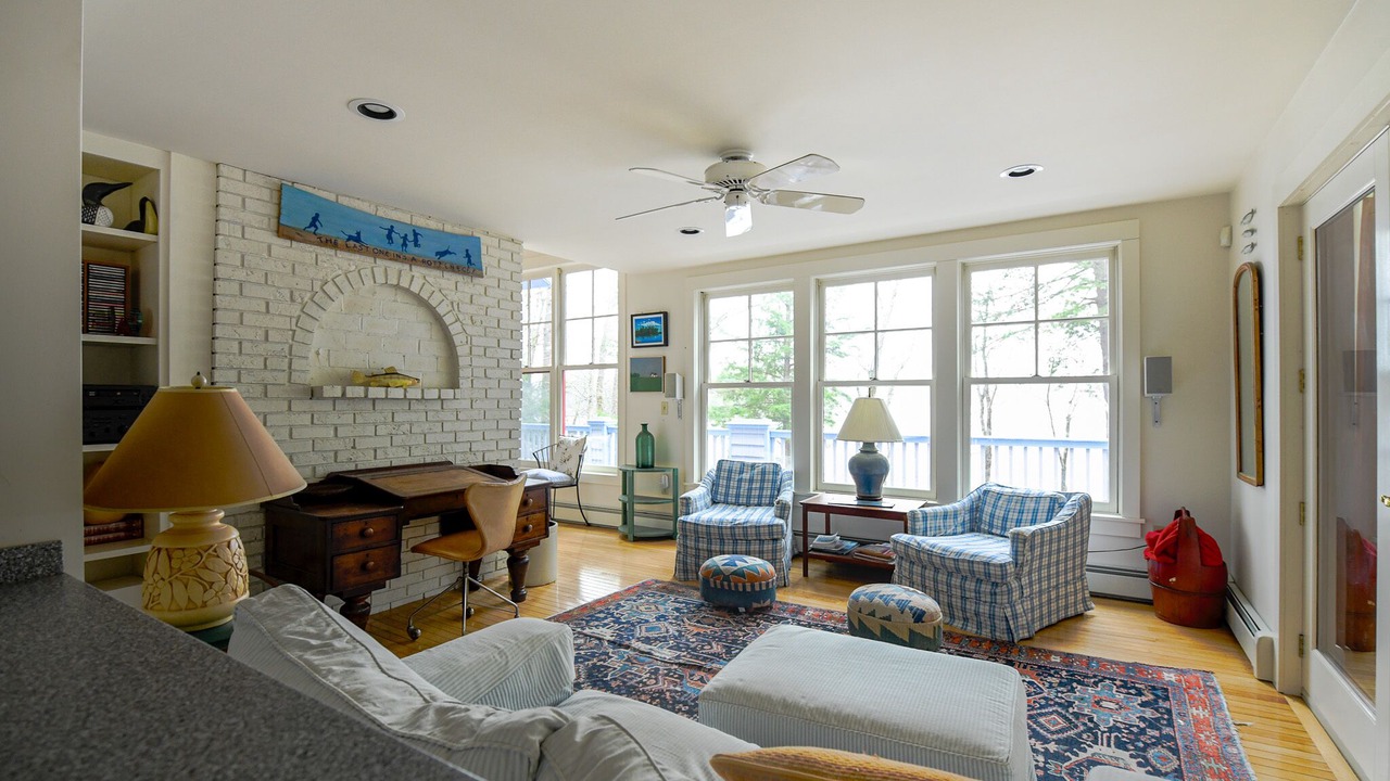 Photo of Livingroom in Harrison