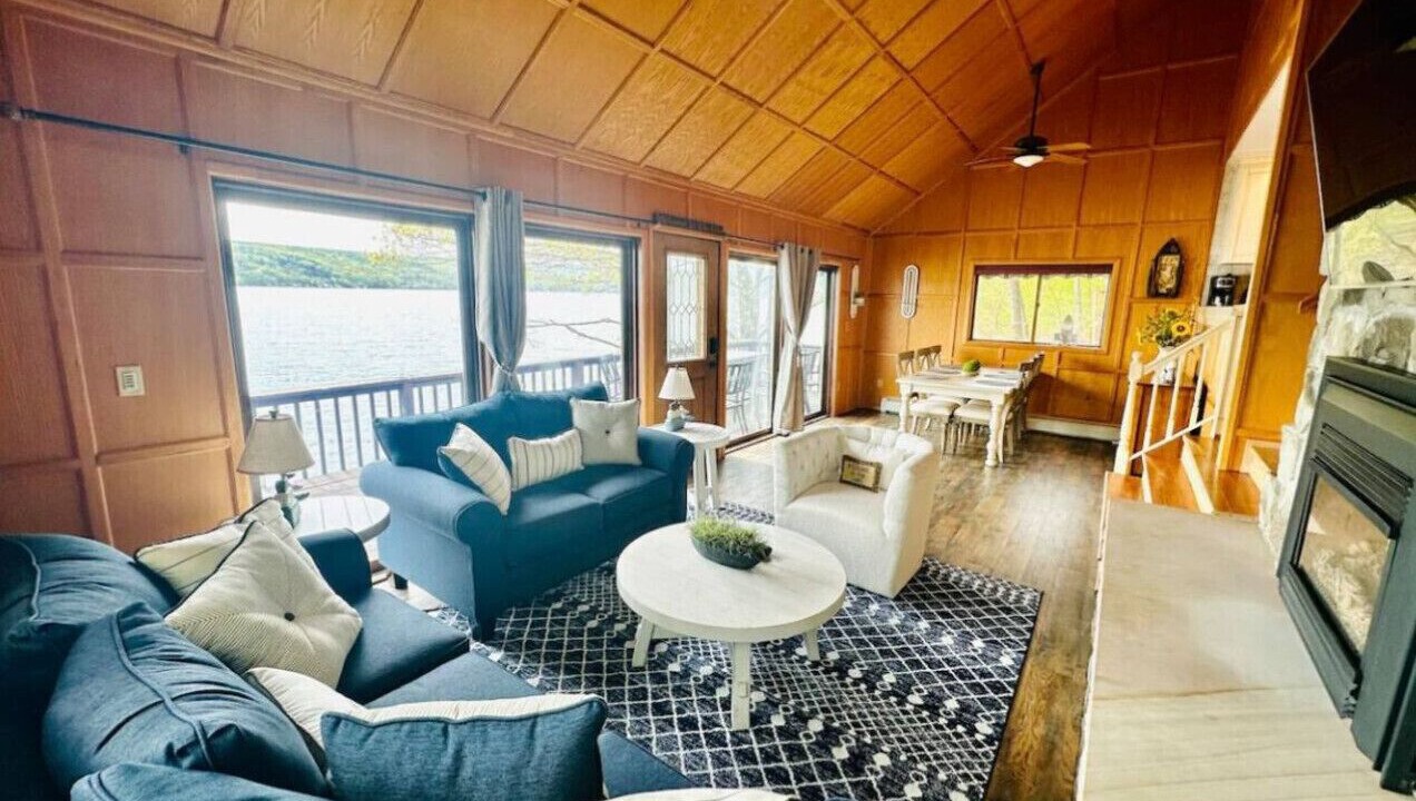 Photo of Livingroom in Hammondsport