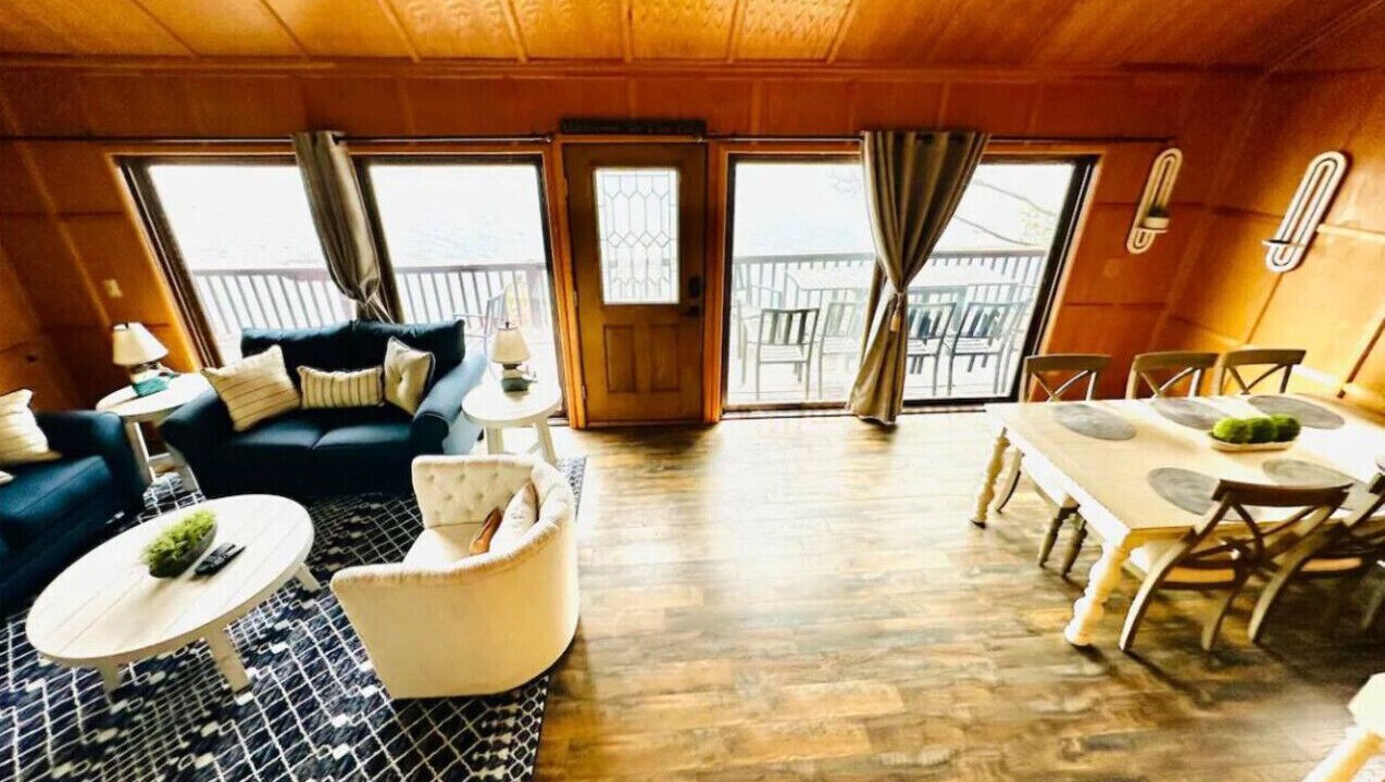 Photo of Livingroom in Hammondsport