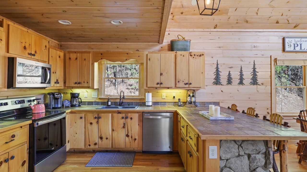Photo of Kitchen in Cherry Log