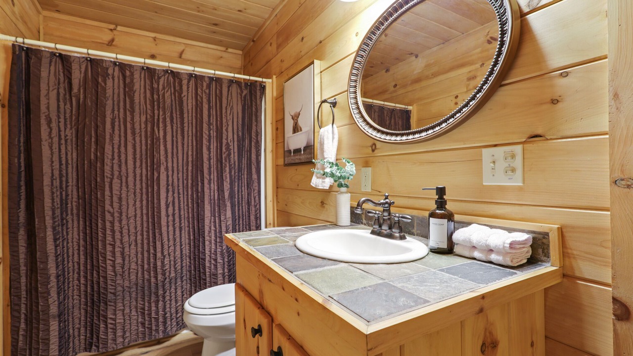 Photo of Bathroom in Cherry Log