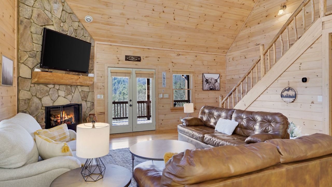 Photo of Livingroom in Cherry Log