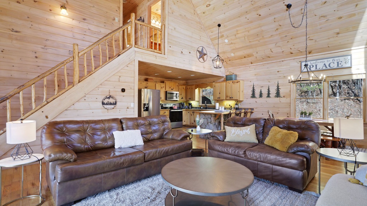 Photo of Livingroom in Cherry Log