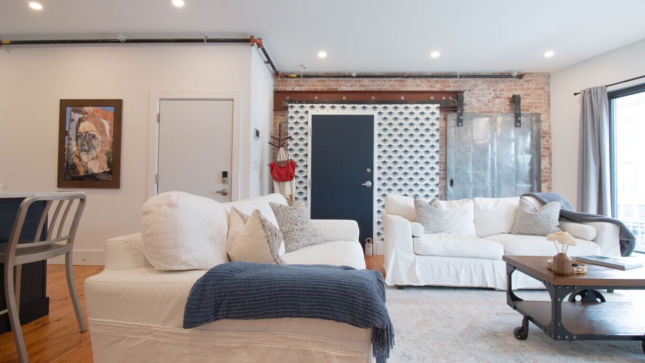 Photo of Livingroom in Downtown Portland