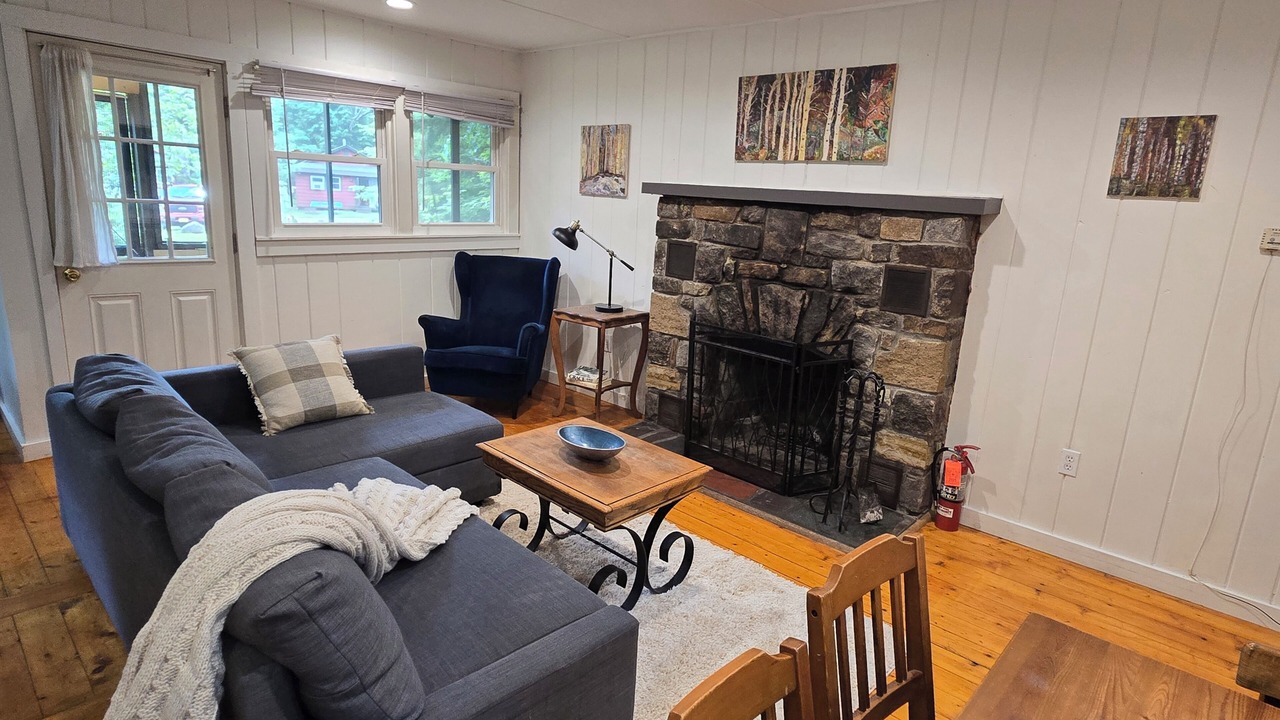 Photo of Livingroom in Johnsburg