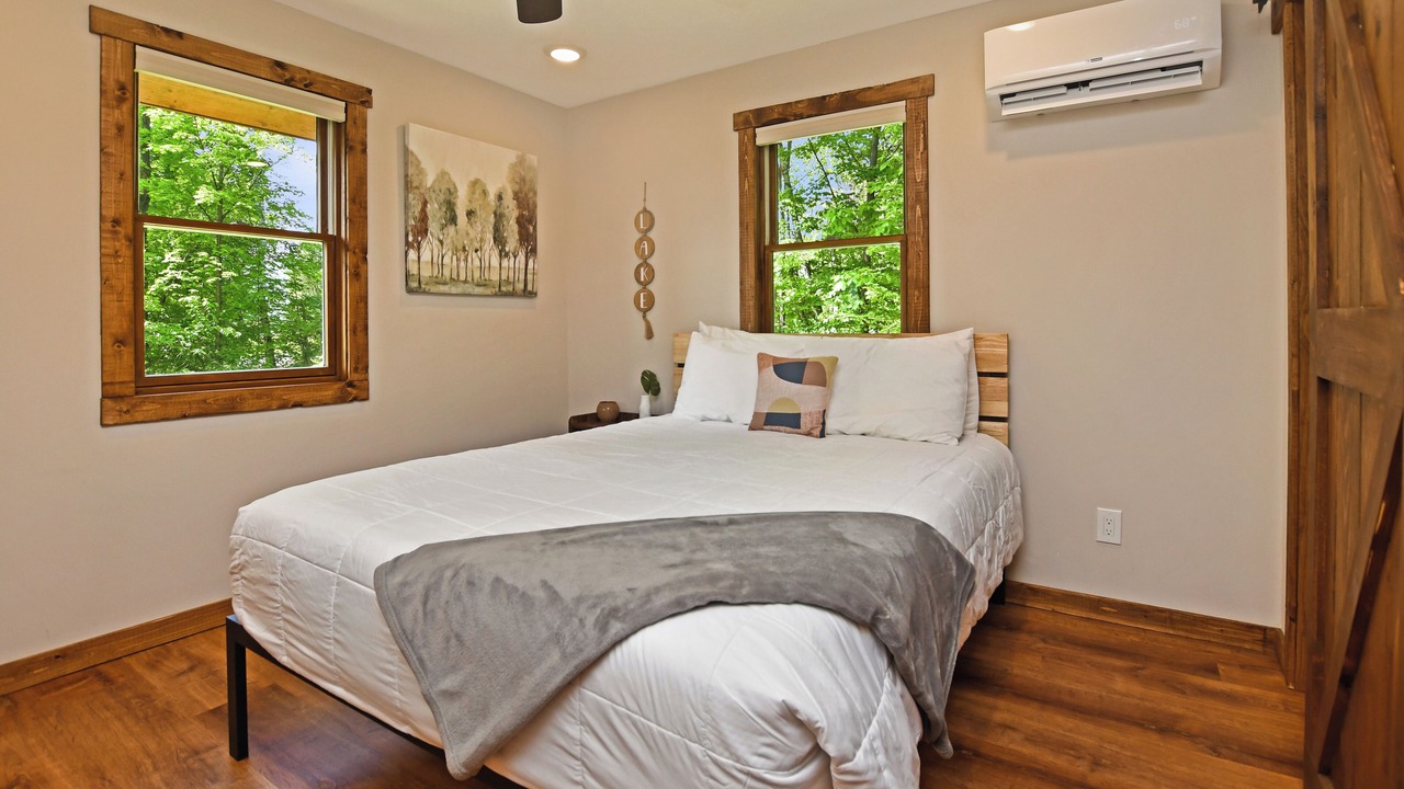 Photo of Bedroom in Lake George