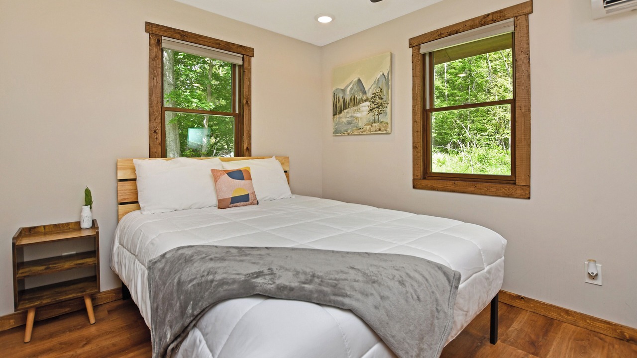 Photo of Bedroom in Lake George
