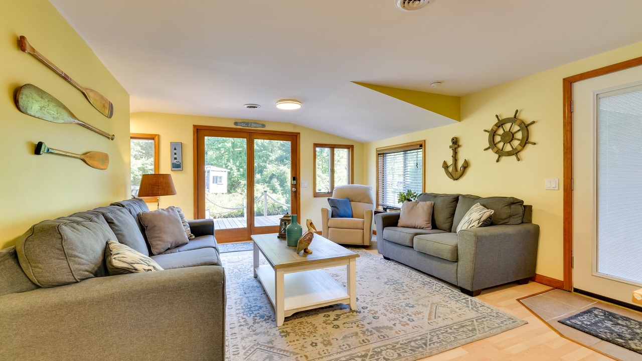 Photo of Livingroom in Mayville