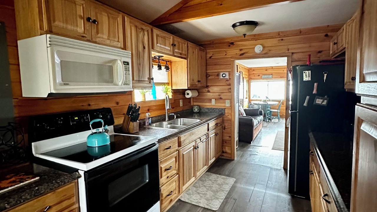 Photo of Kitchen in Glenburn