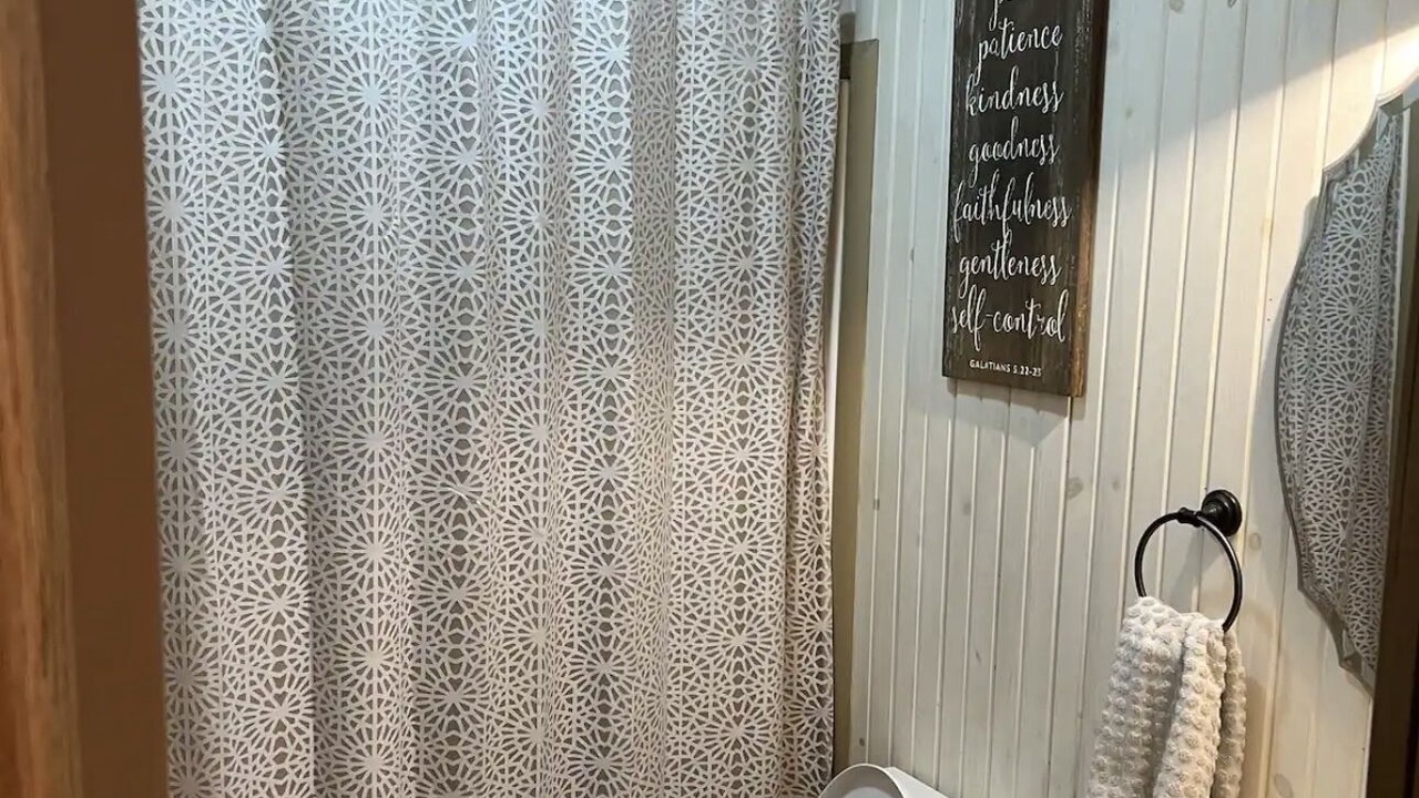 Photo of Bathroom in Leeper