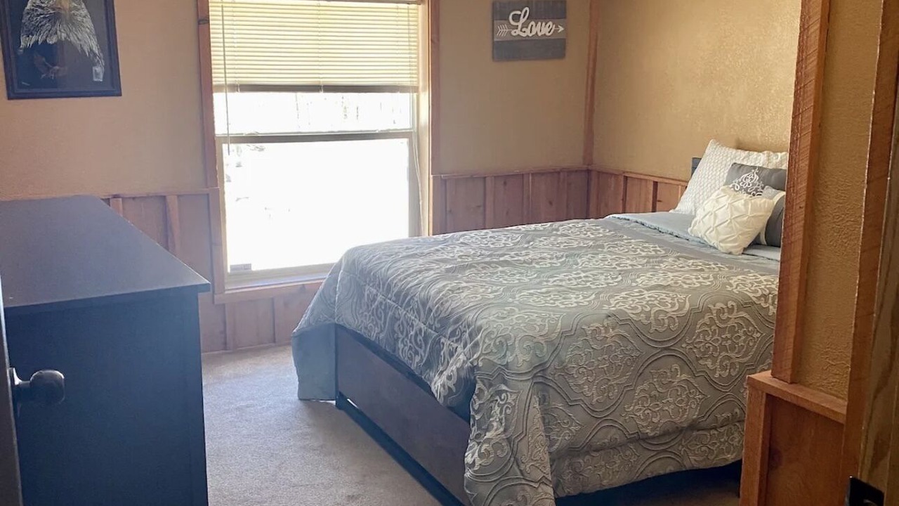 Photo of Bedroom in Leeper