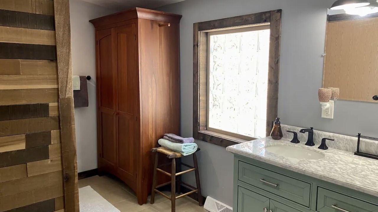 Photo of Bathroom in Leeper