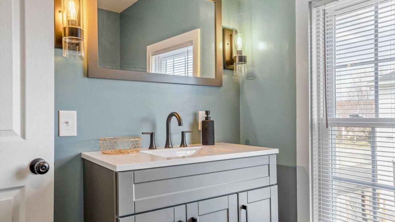 Photo of Bathroom in Weinland Park