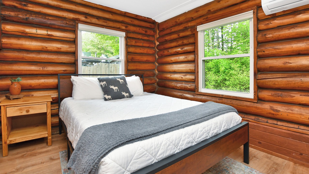 Photo of Bedroom in Lake George