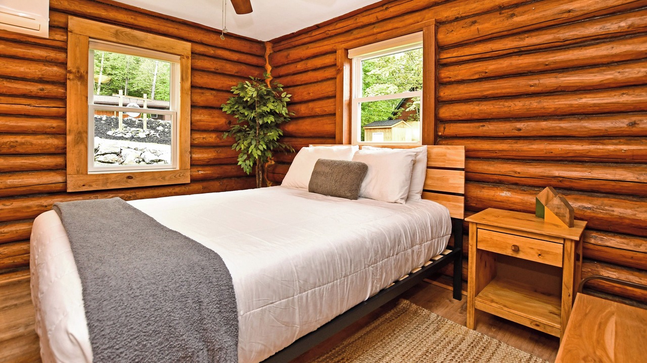 Photo of Bedroom in Lake George