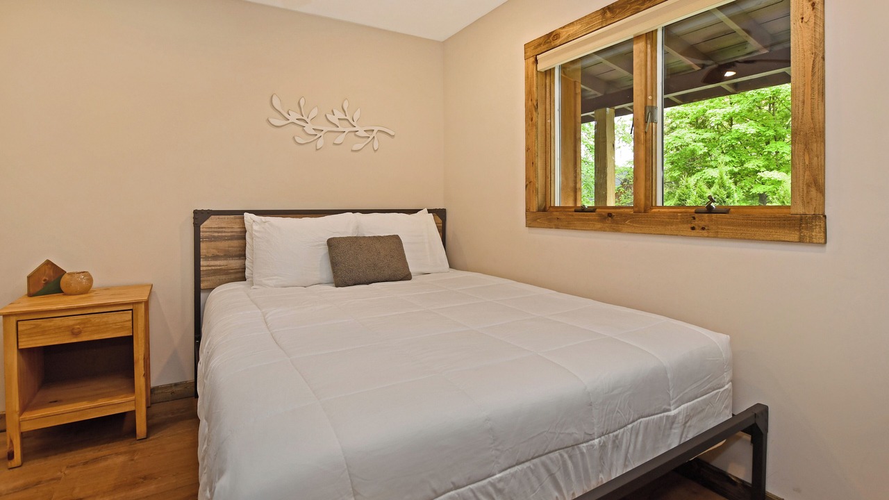 Photo of Bedroom in Lake George