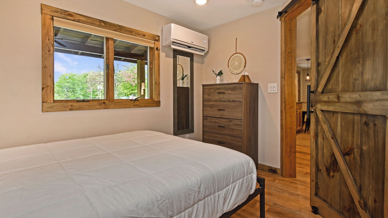 Photo of Bedroom in Lake George