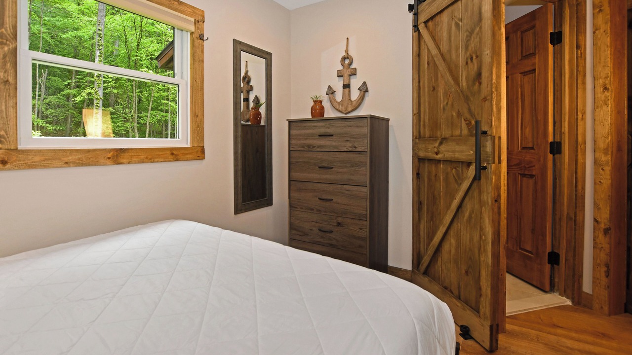 Photo of Bedroom in Lake George