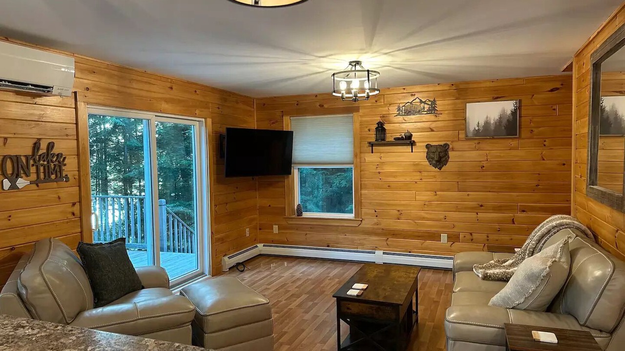 Photo of Livingroom in Otis