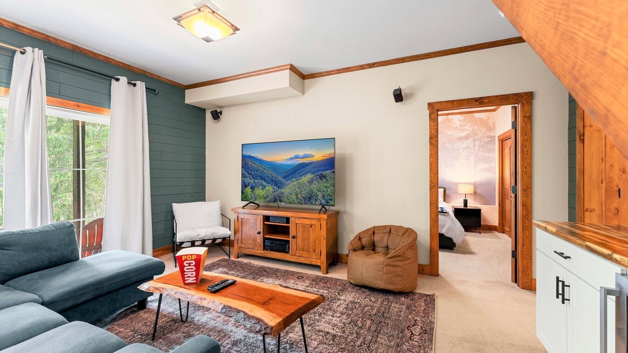 Photo of Livingroom in Ellicottville