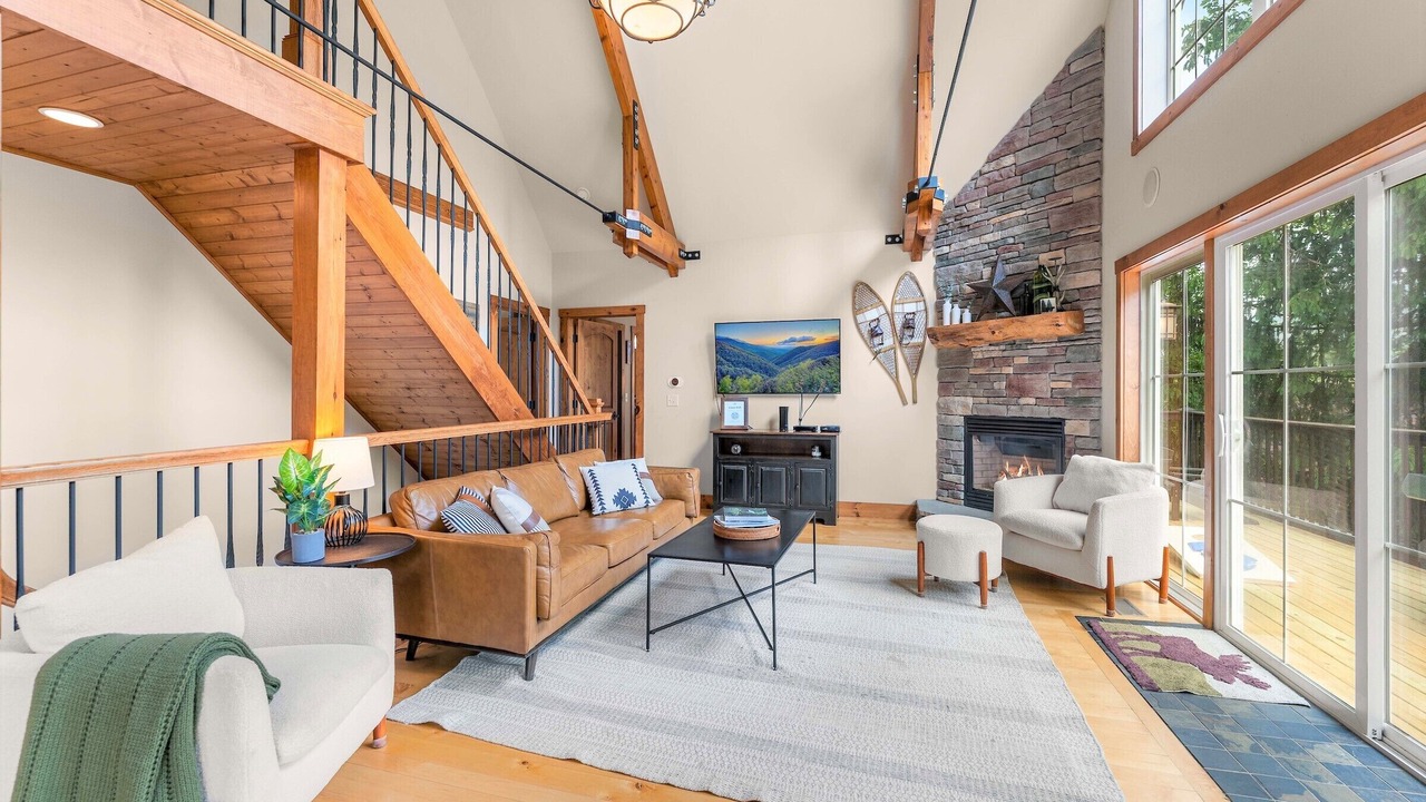 Photo of Livingroom in Ellicottville