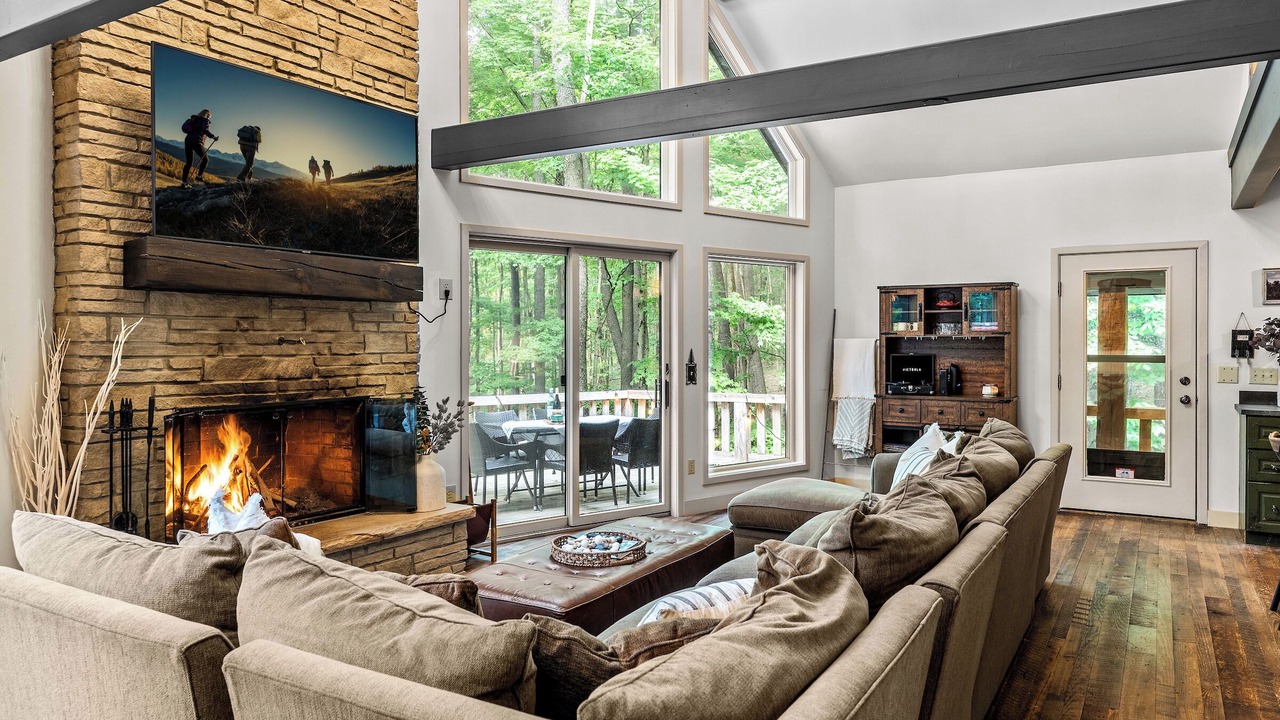 Photo of Livingroom in Ellicottville