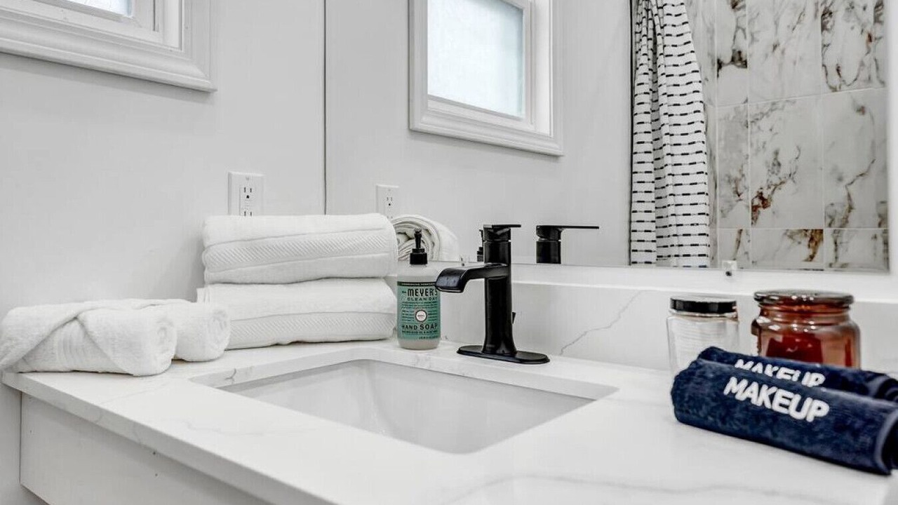 Photo of Bathroom in Front Park