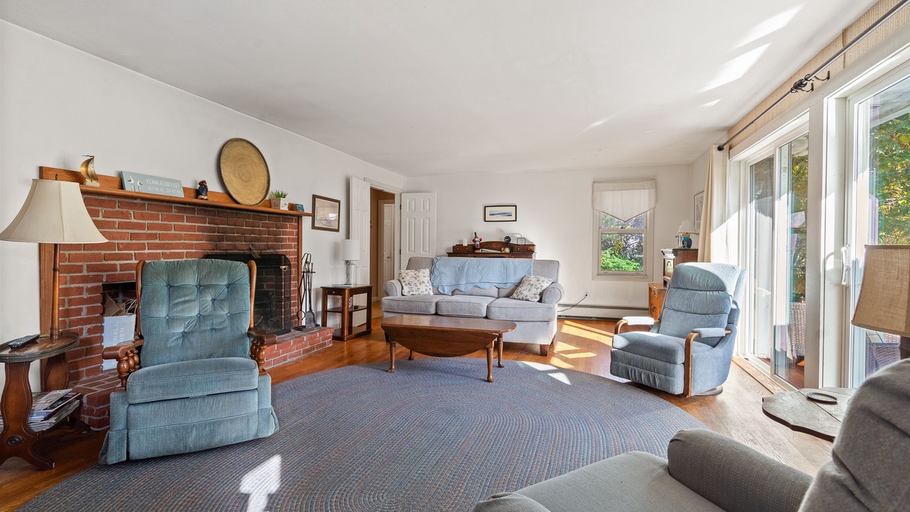 Photo of Livingroom in Cape Porpoise
