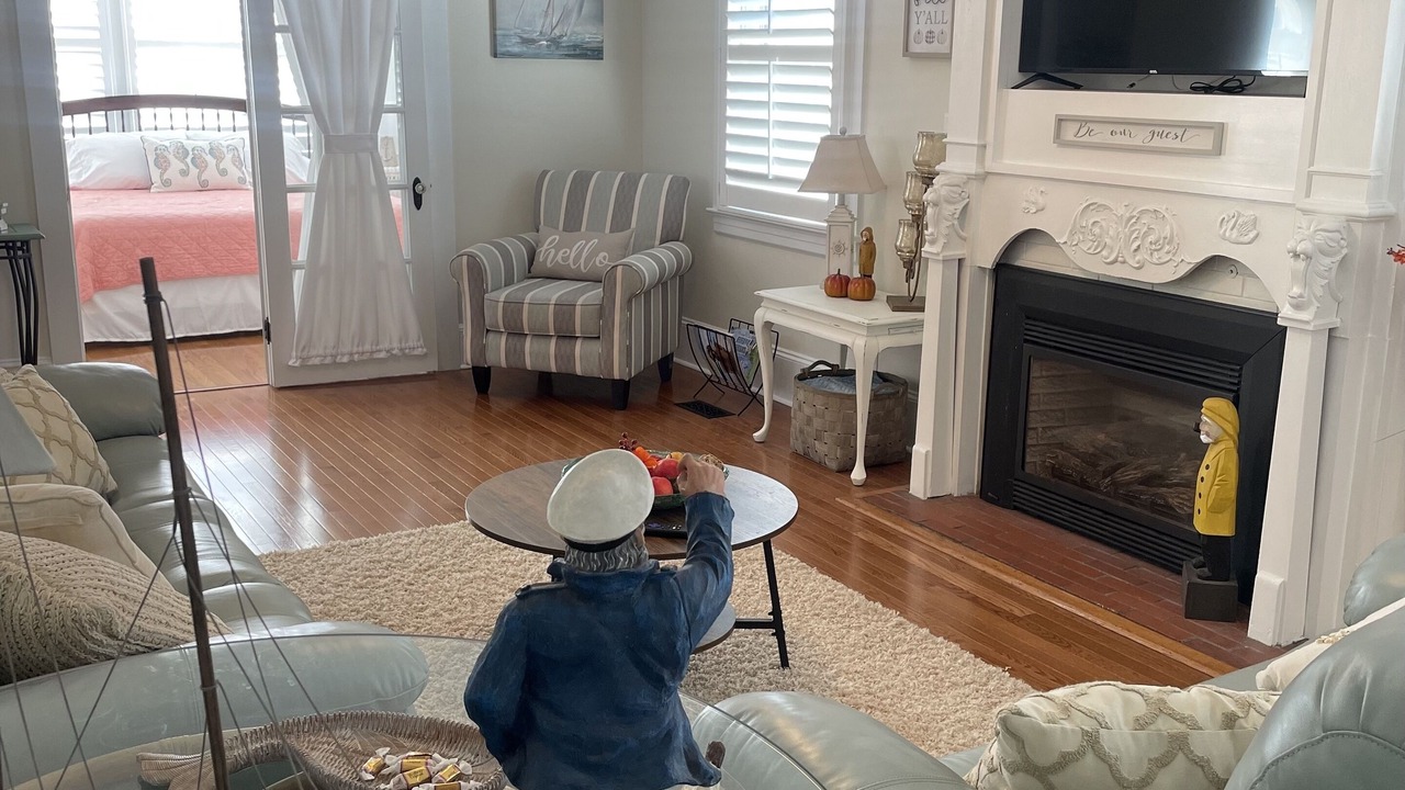 Photo of Livingroom in Deltaville