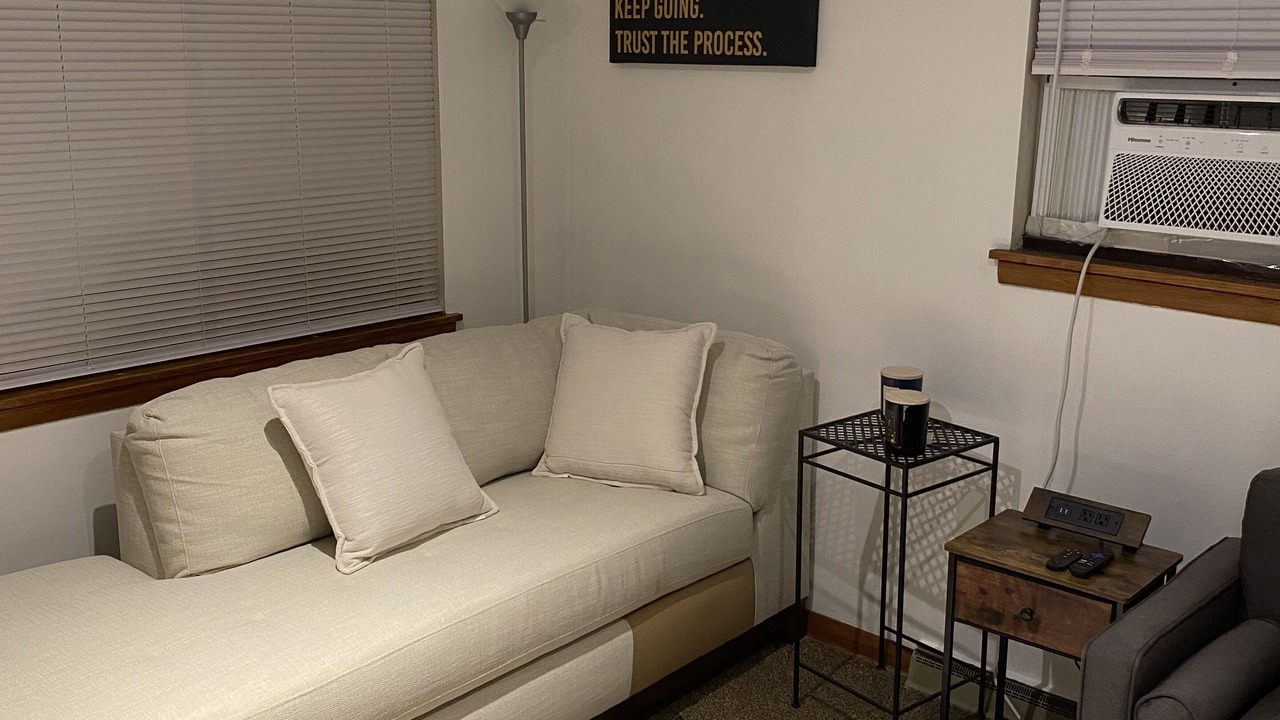 Photo of Livingroom in Akron