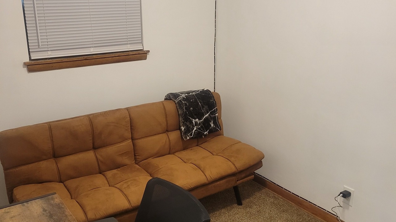 Photo of Livingroom in Akron