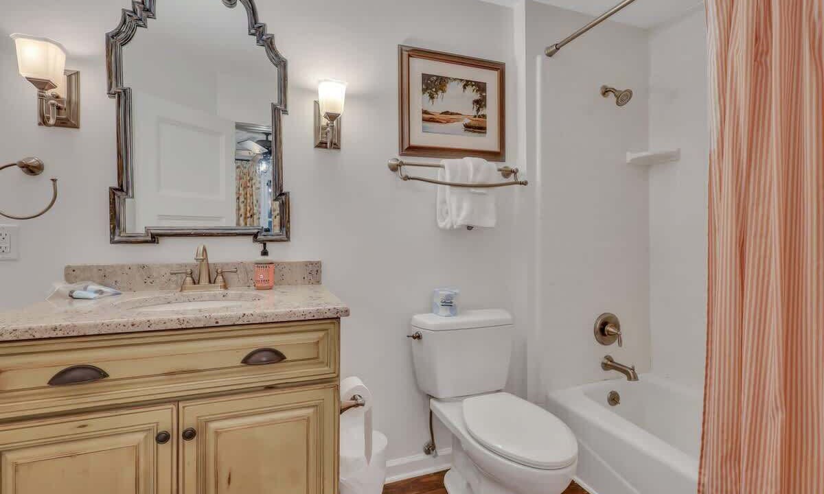 Photo of Bathroom in King City