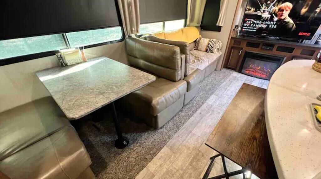 Photo of Livingroom in Honey Grove