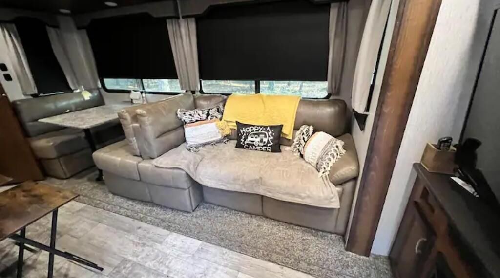 Photo of Livingroom in Honey Grove