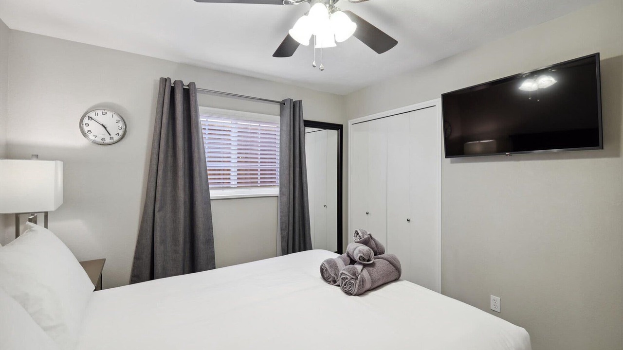 Photo of Bedroom in Garland