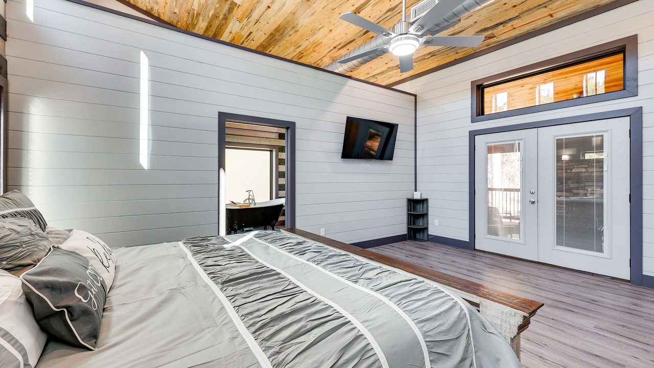 Photo of Bedroom in Hochatown