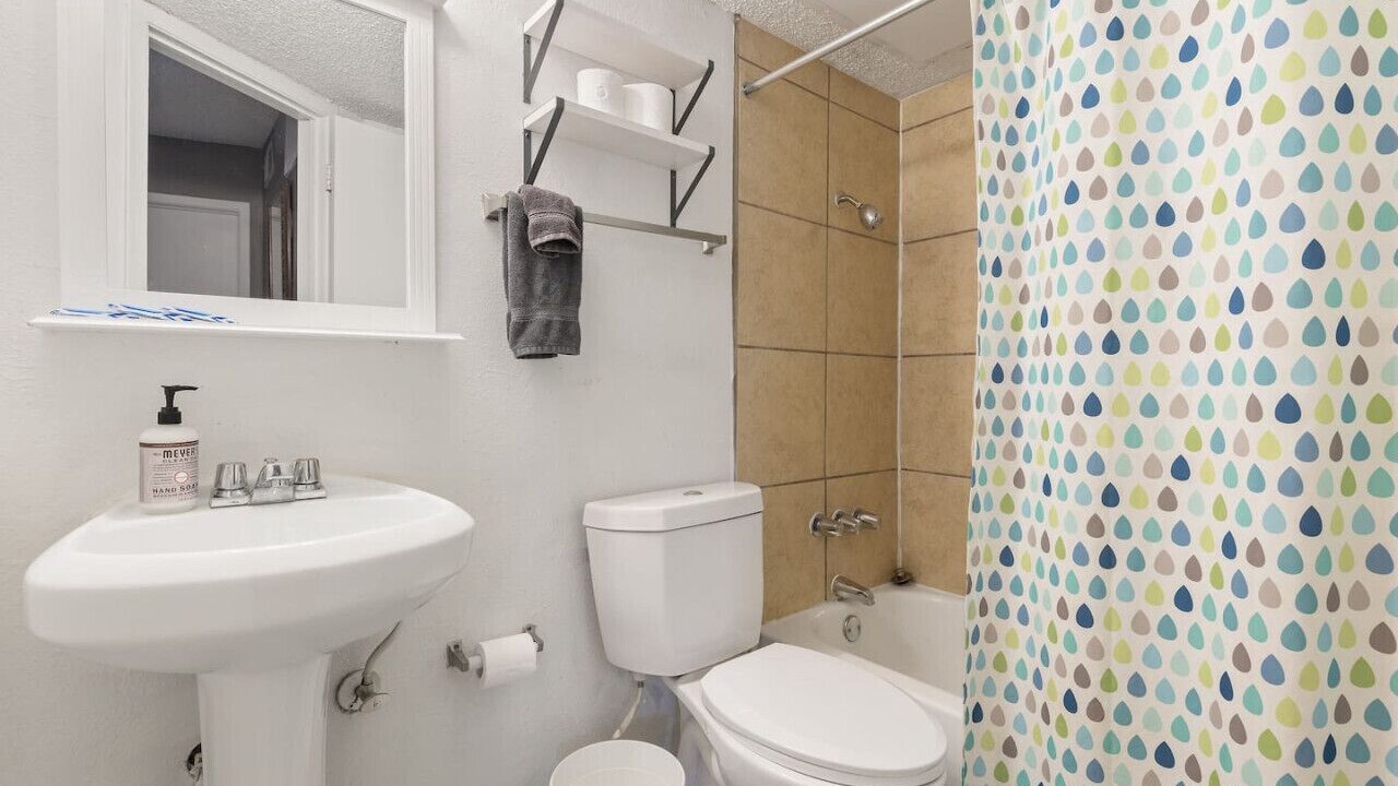 Photo of Bathroom in Park Central