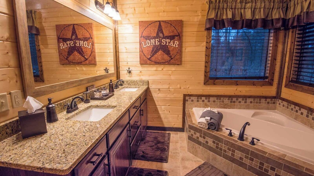 Photo of Bathroom in Hochatown