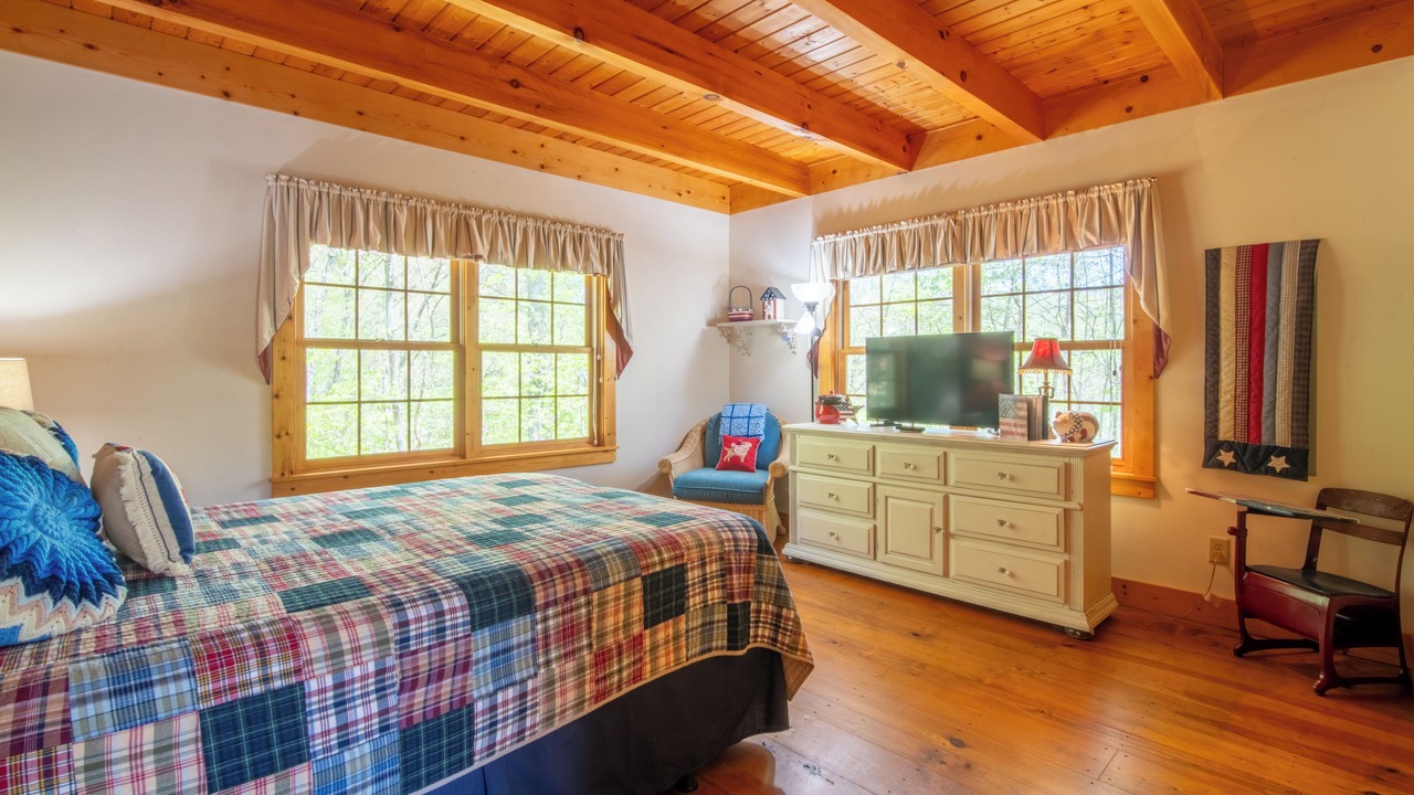 Photo of Bedroom in Cullowhee