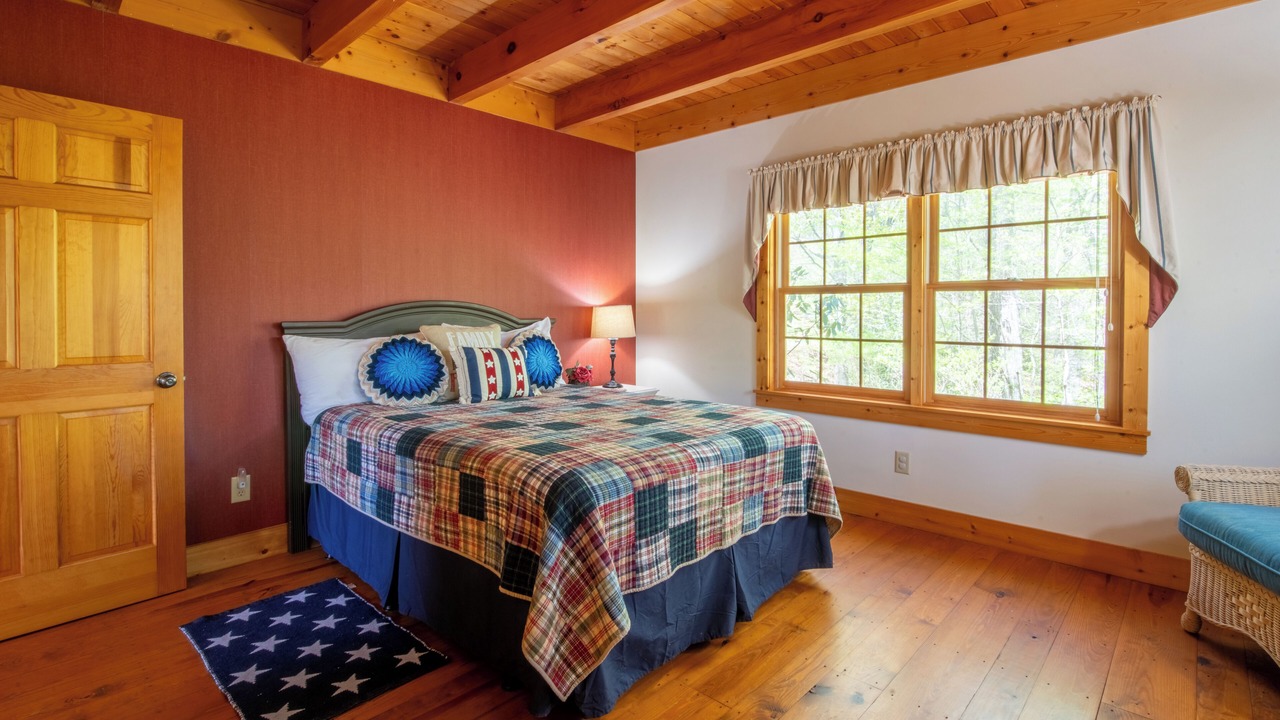 Photo of Bedroom in Cullowhee