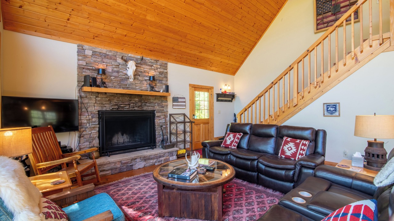 Photo of Livingroom in Cullowhee
