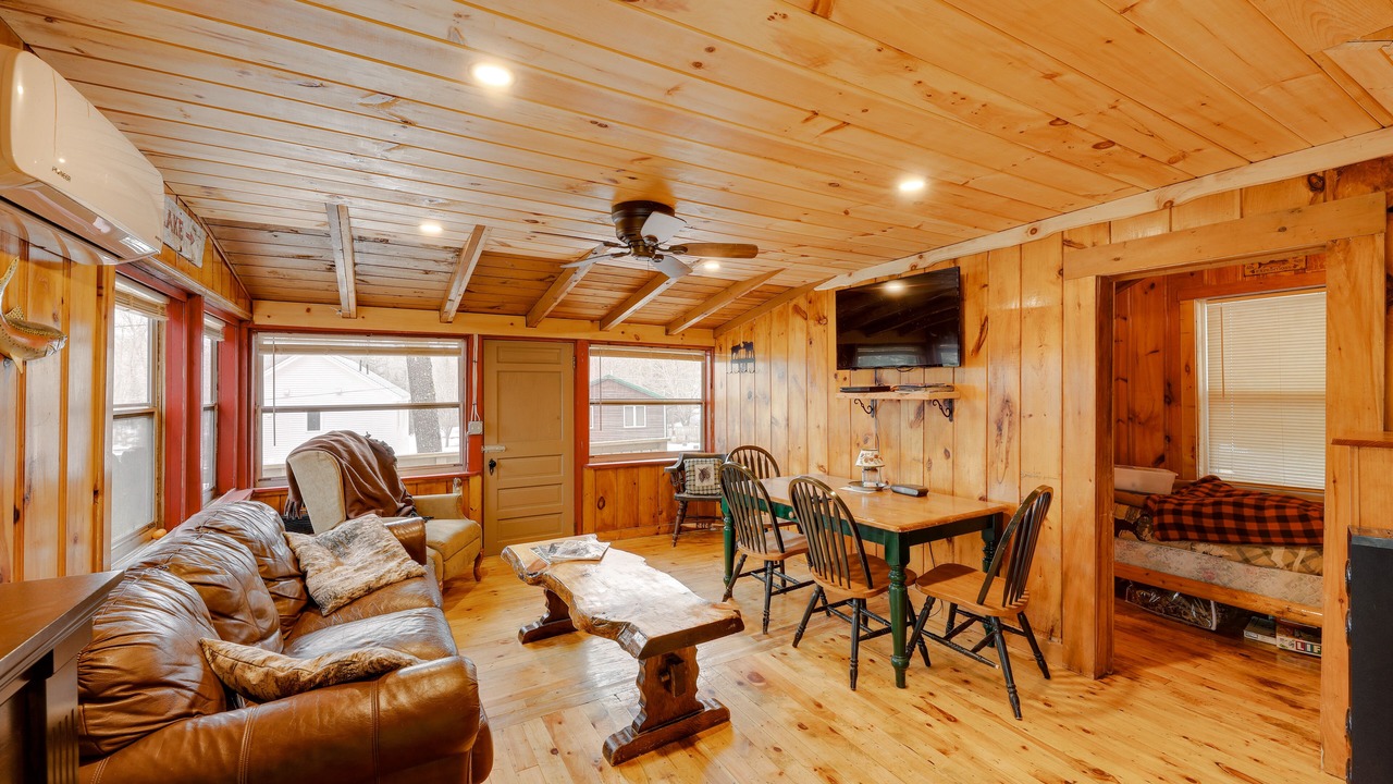 Photo of Livingroom in South Casco