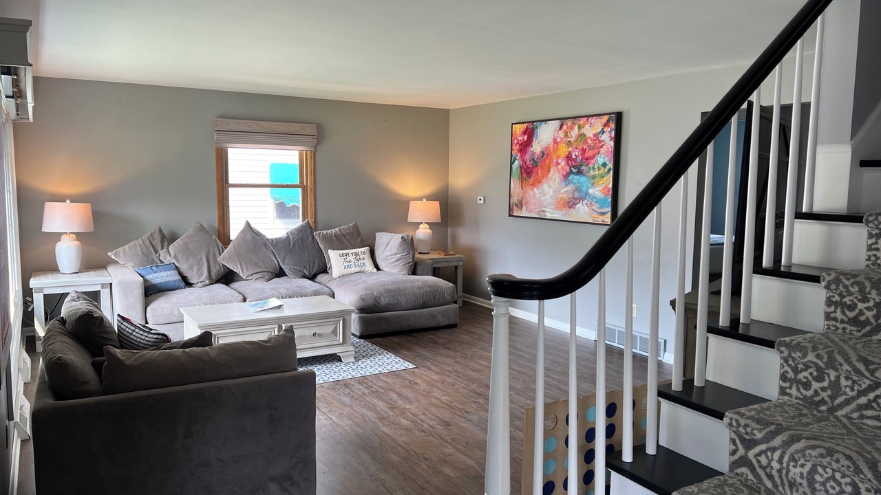 Photo of Livingroom in Lawrence Park