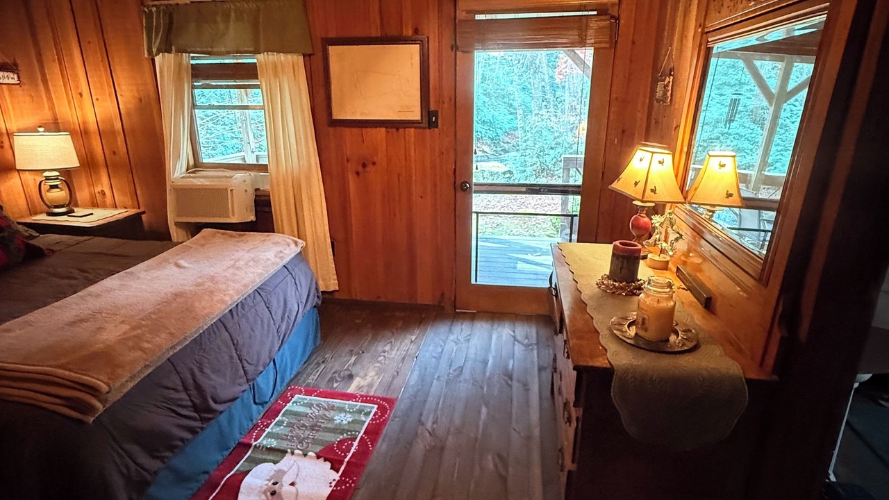 Photo of Bedroom in Robbinsville