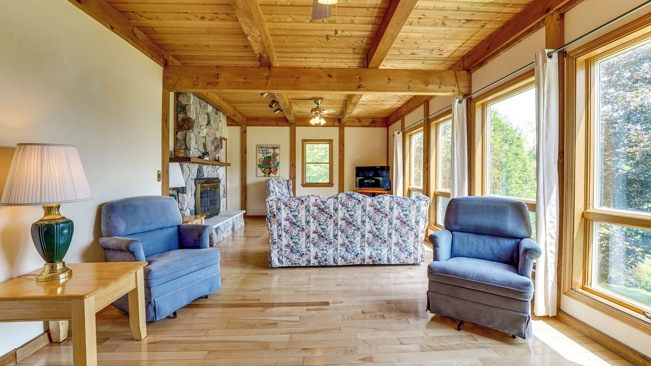 Photo of Livingroom in Isle of Springs