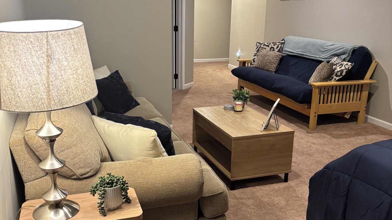 Photo of Livingroom in State College