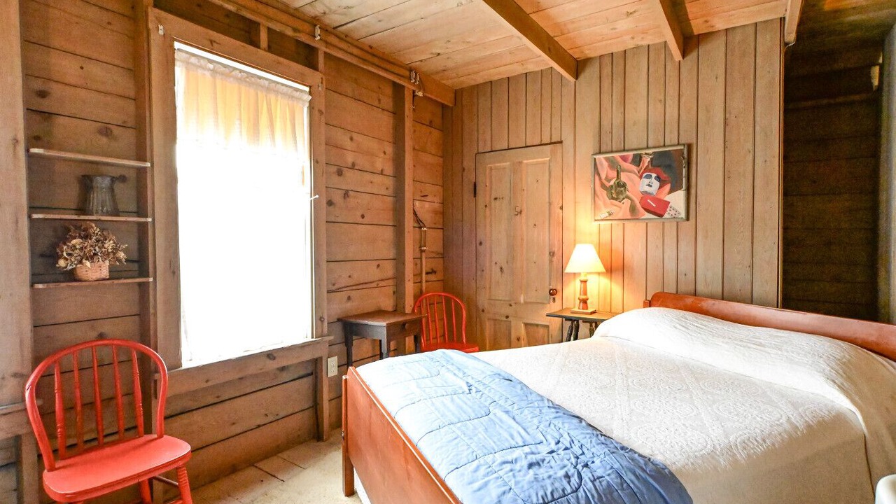 Photo of Bedroom in Bayville