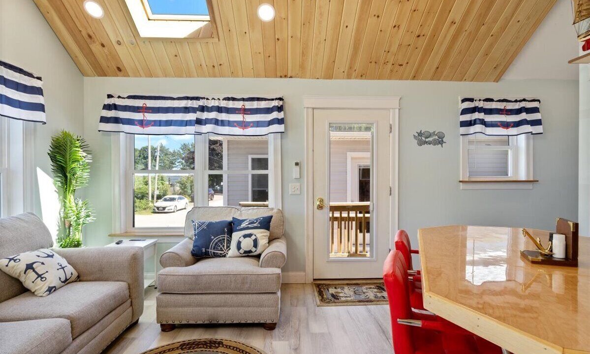 Photo of Livingroom in Old Orchard Beach