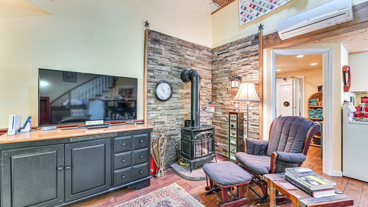 Photo of Livingroom in Dansville